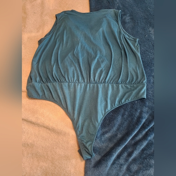 NWOT White Birch 2X Cross Over Body Suit - Picture 7 of 7